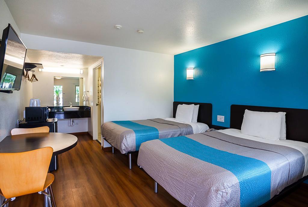Motel 6-Ventura, Ca - Downtown Buitenkant foto